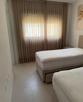 Apartamento meia praia itapema SC 3 suítes